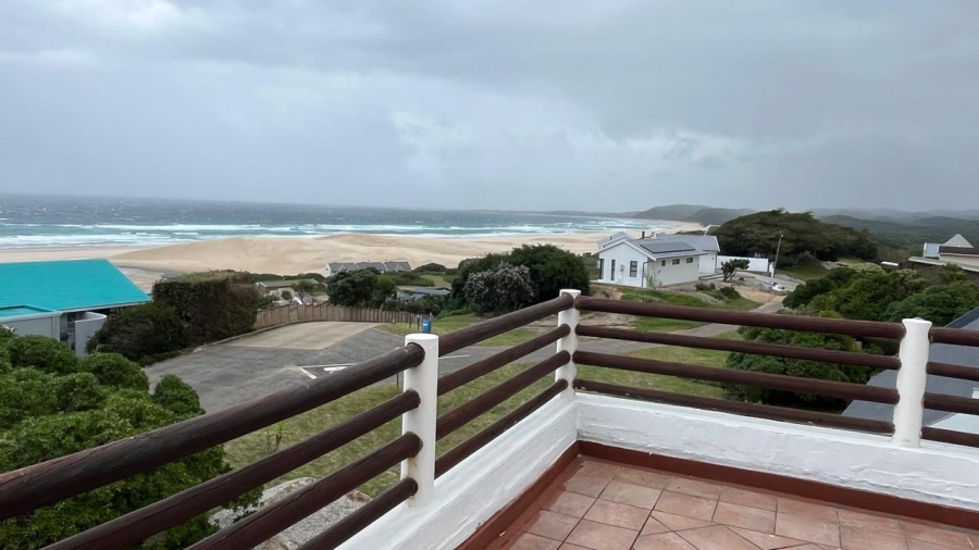 6 Bedroom Property for Sale in Oyster Bay Eastern Cape
